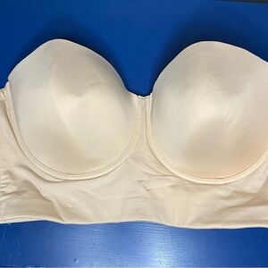 Women’s Elegant Cream Strapless Bra underwire sz 40DD